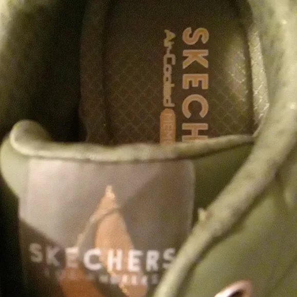 Skechers Street Faux Leather Sneakers Size 11 Brand New - Picture 3 of 9
